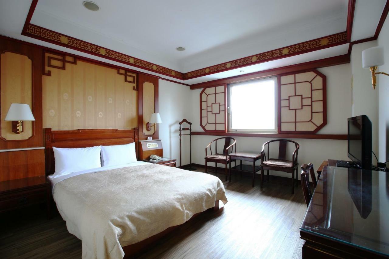 Hua Du Hotel 지룽 외부 사진