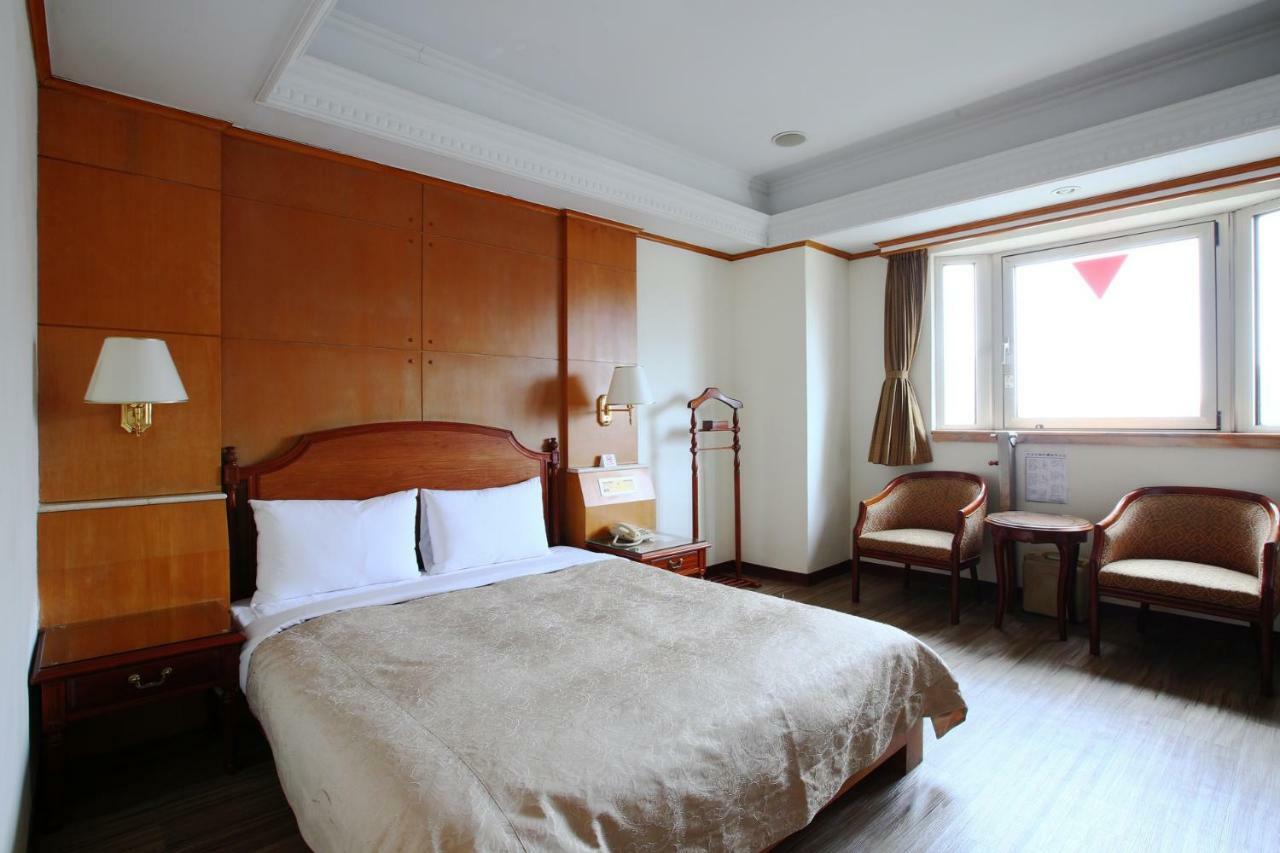 Hua Du Hotel 지룽 외부 사진