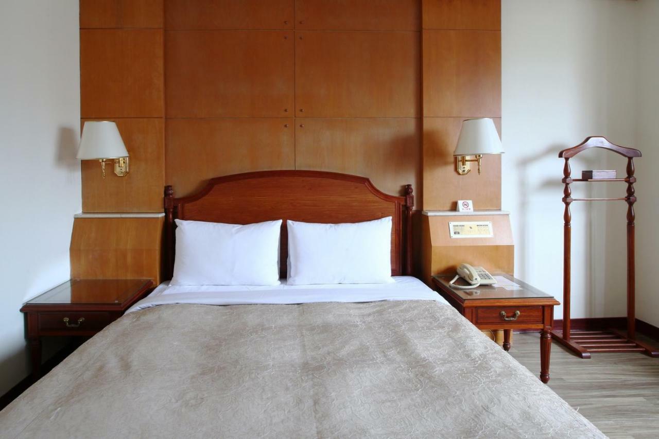 Hua Du Hotel 지룽 외부 사진