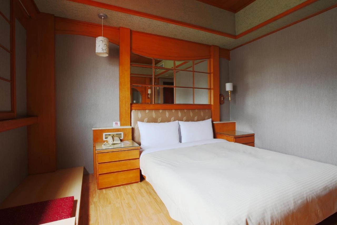 Hua Du Hotel 지룽 외부 사진