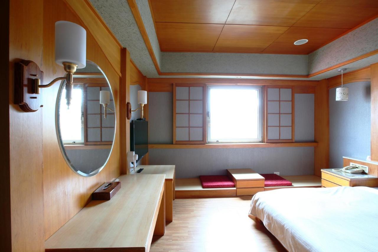 Hua Du Hotel 지룽 외부 사진